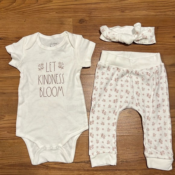 Rae Dunn baby / 100% cotton - Picture 1 of 5